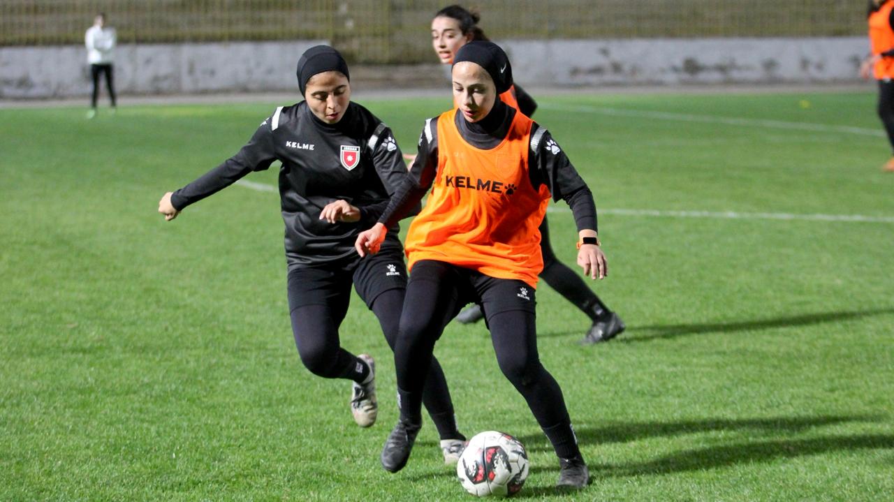 المنتخب الوطني النسوي ت20 يبدأ تدريباته‎