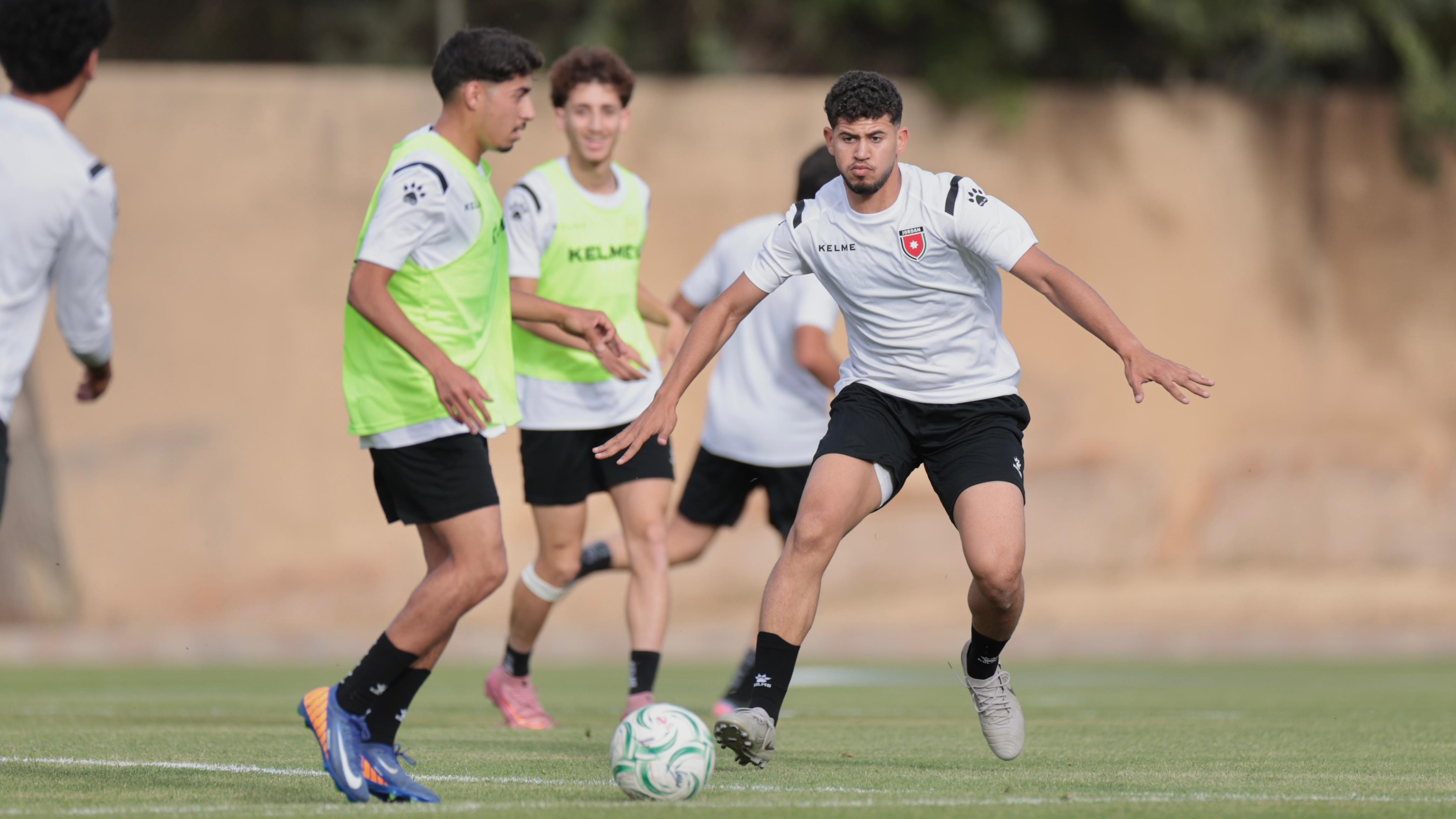 المنتخب الوطني ت23 يبدأ تدريباته في عمان