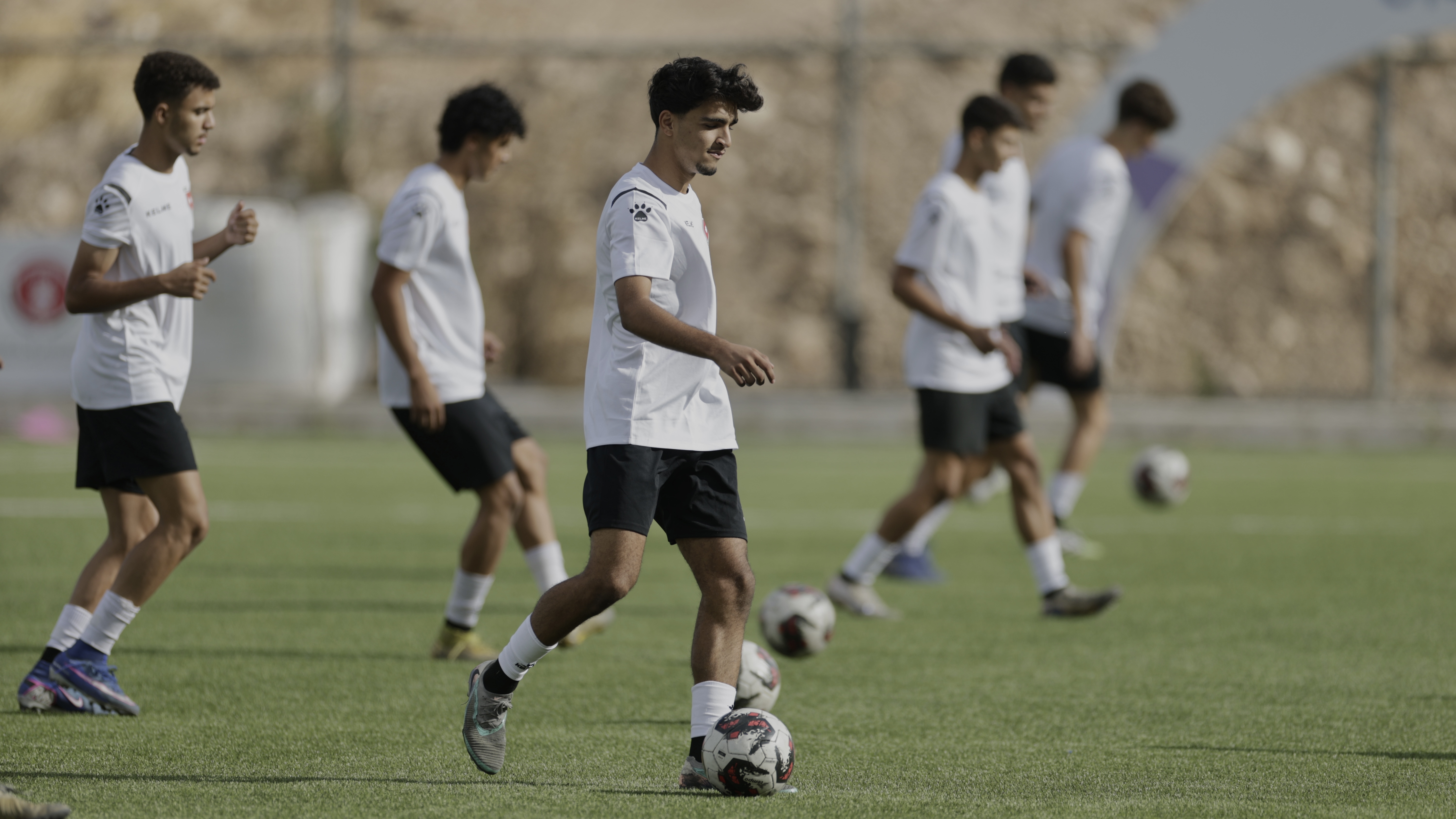 المنتخب الوطني ت17 ينهي تدريباته في عمان ويغادر إلى تونس